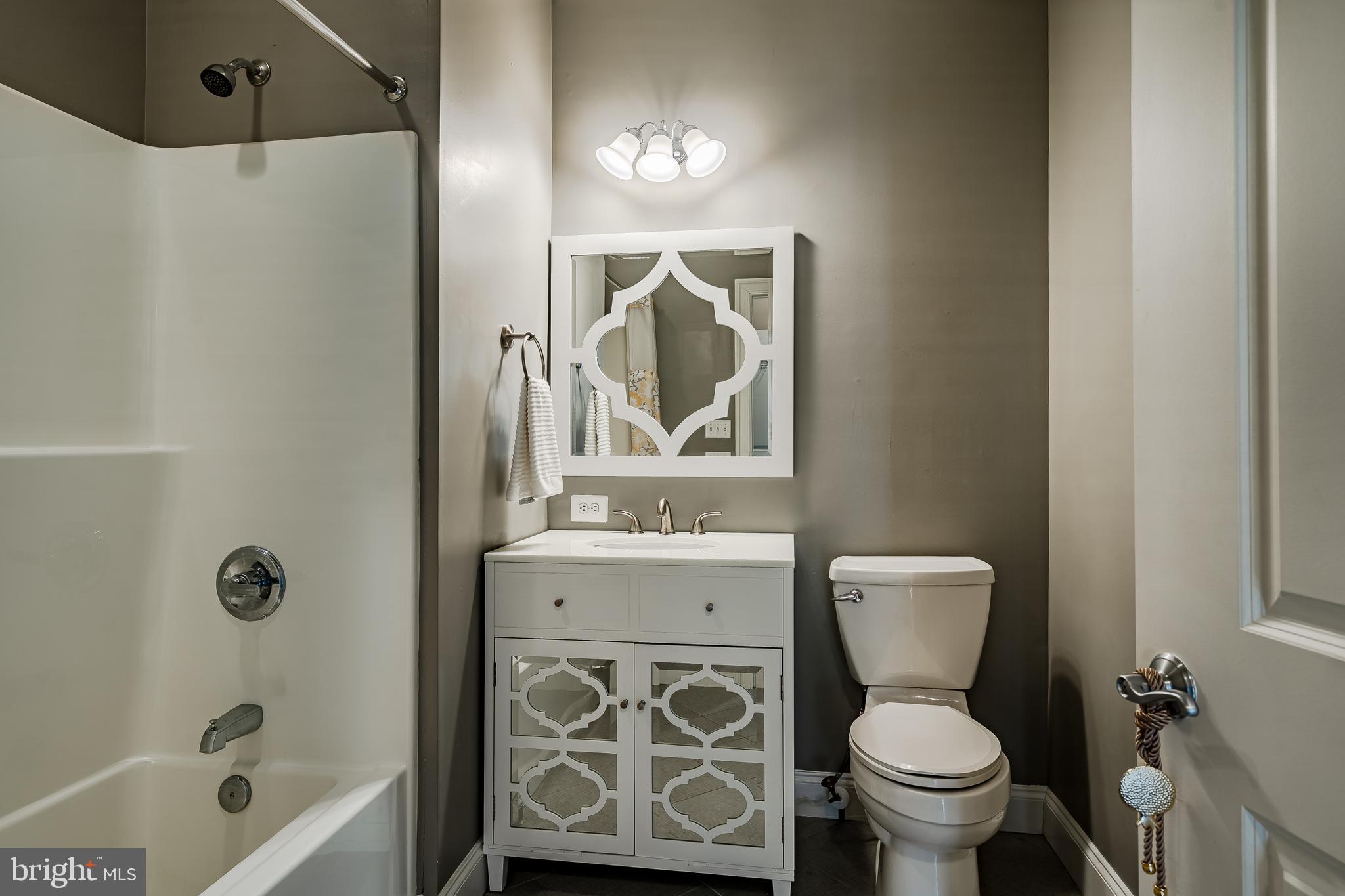 THE HOLLOW AT FOX VA - Residential