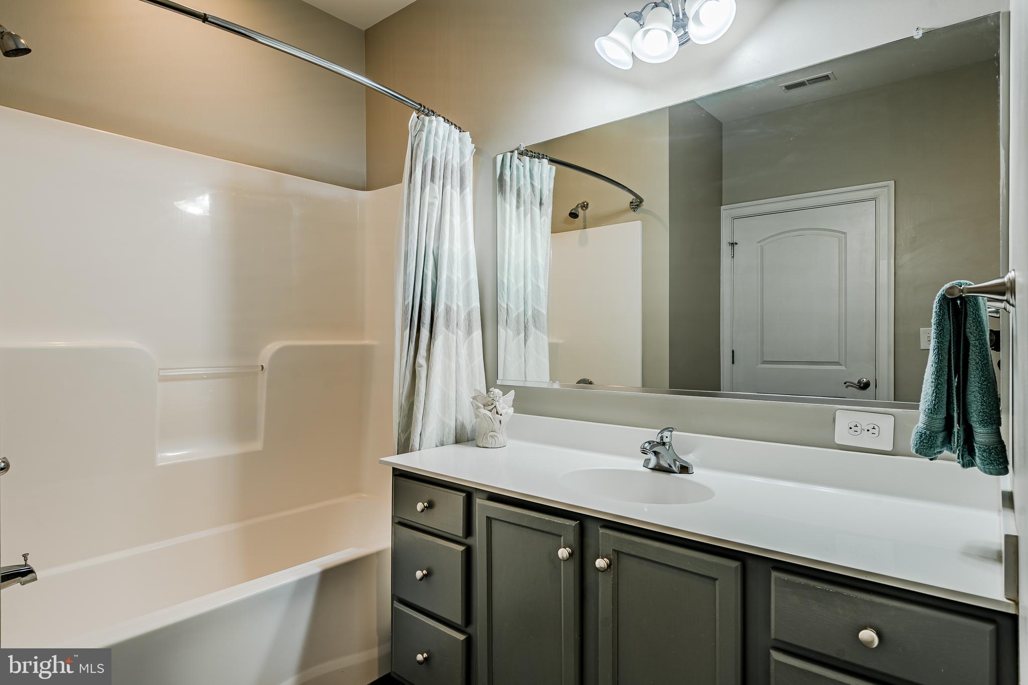 THE HOLLOW AT FOX VA - Residential