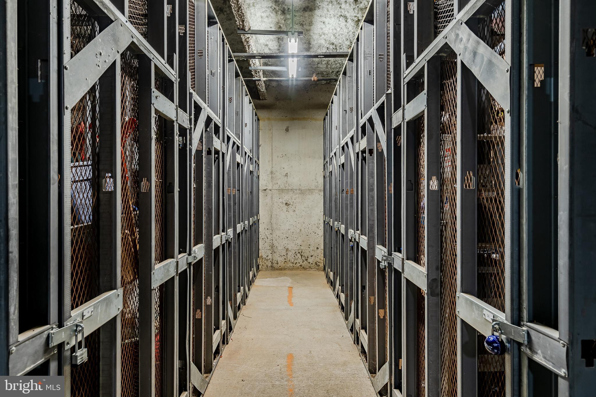 THE HOLLOW AT FOX VA - Residential