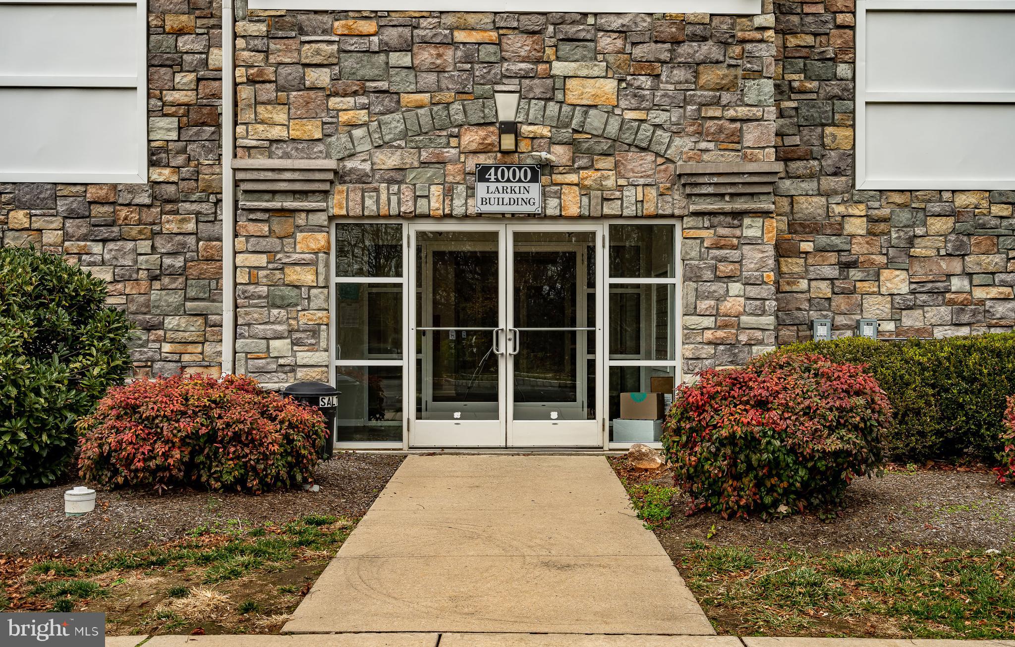 THE HOLLOW AT FOX VA - Residential