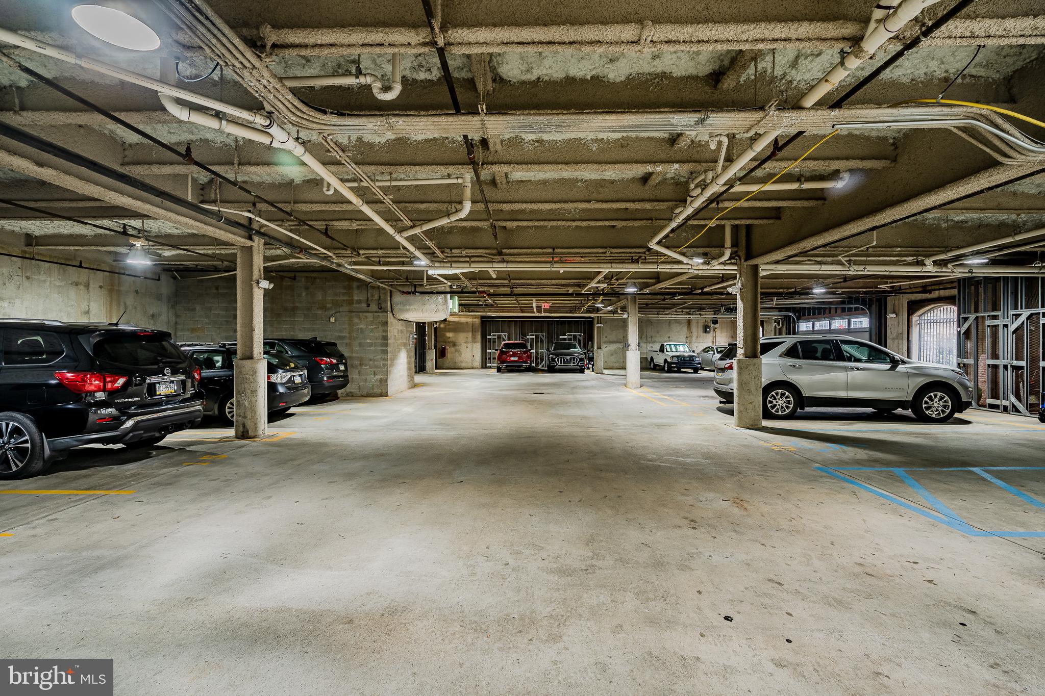 THE HOLLOW AT FOX VA - Residential