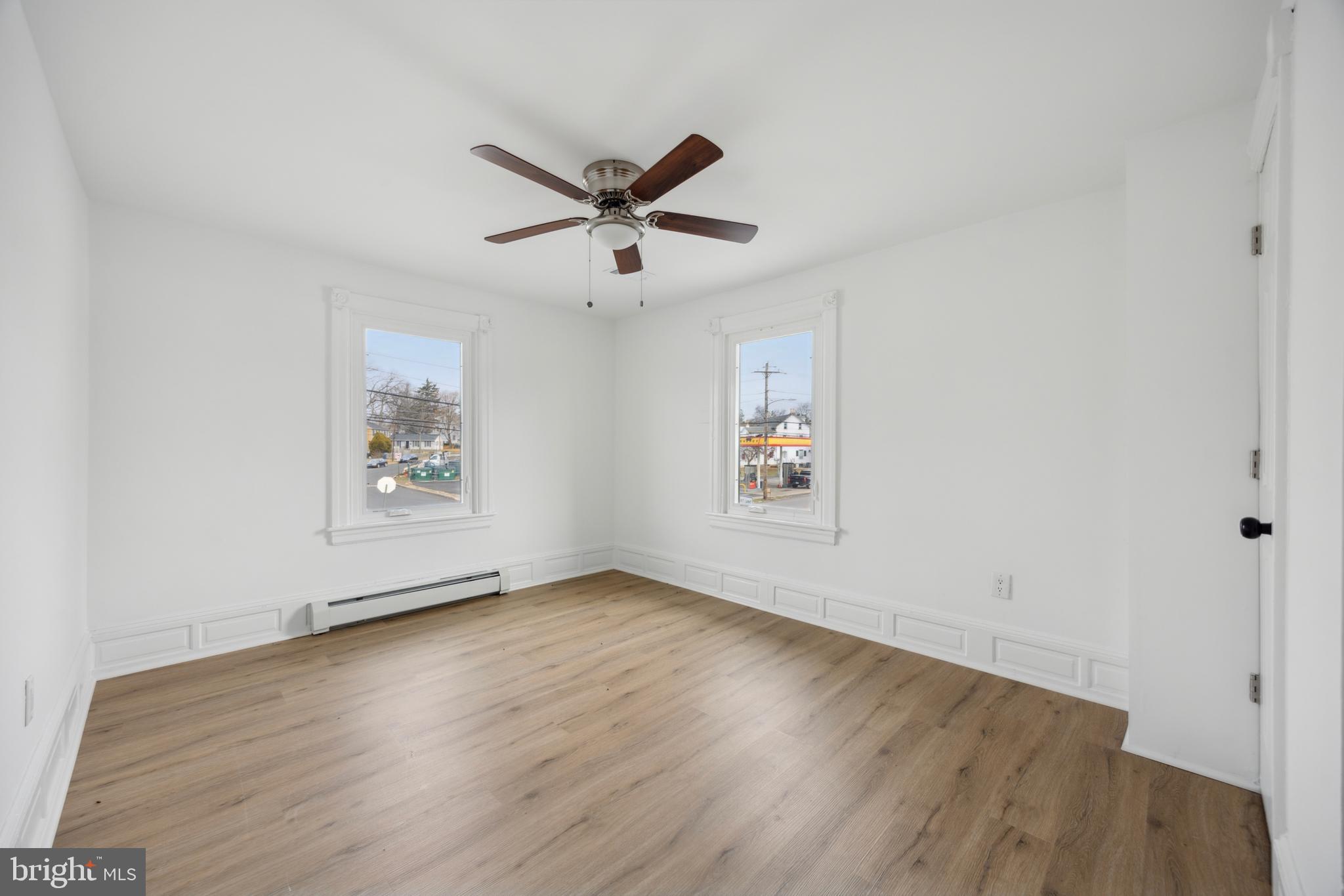 GLENSIDE - Commercial Lease