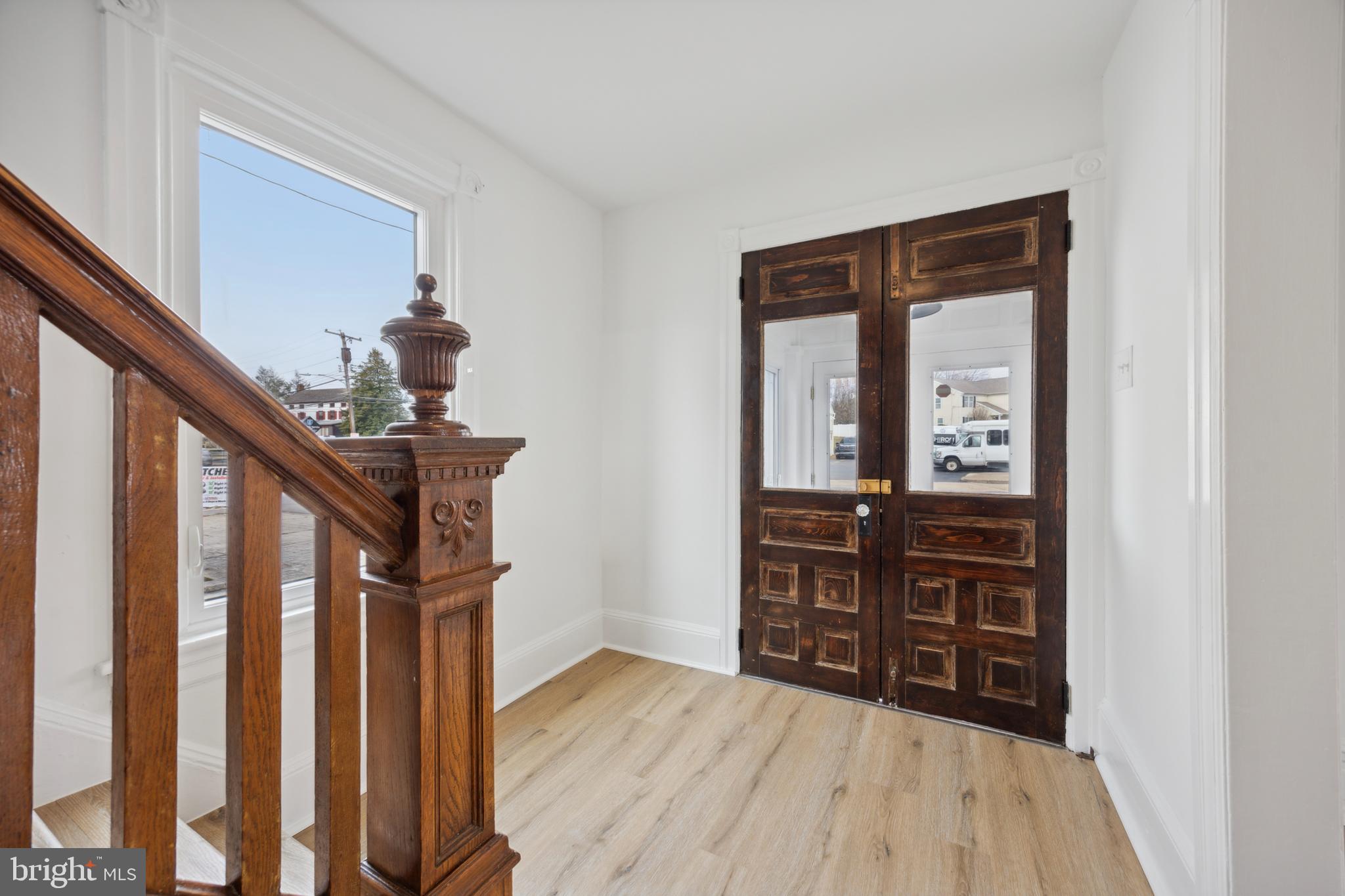 GLENSIDE - Commercial Lease