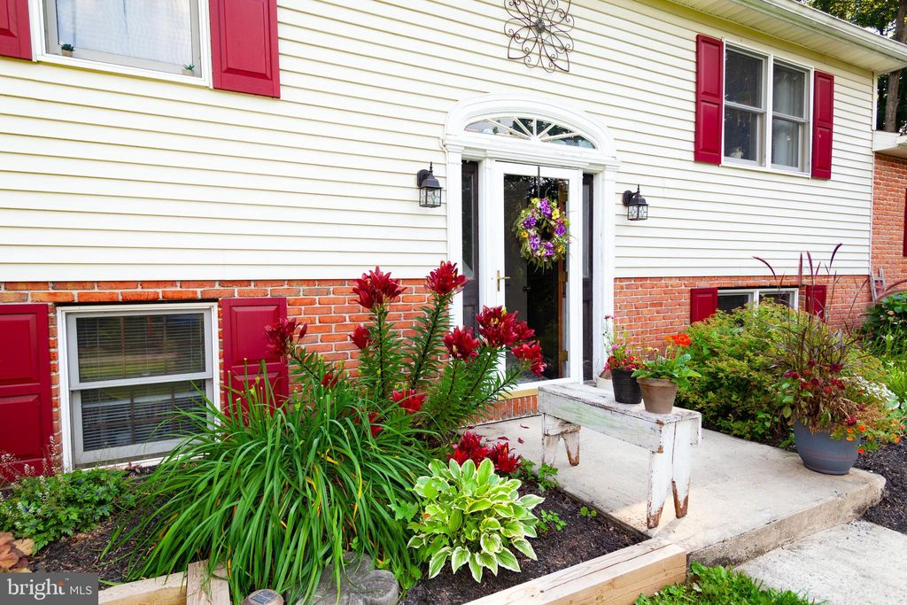 Photo of 175 FRAELICH RD, DENVER, PA 17517 (MLS # PALA2037344)