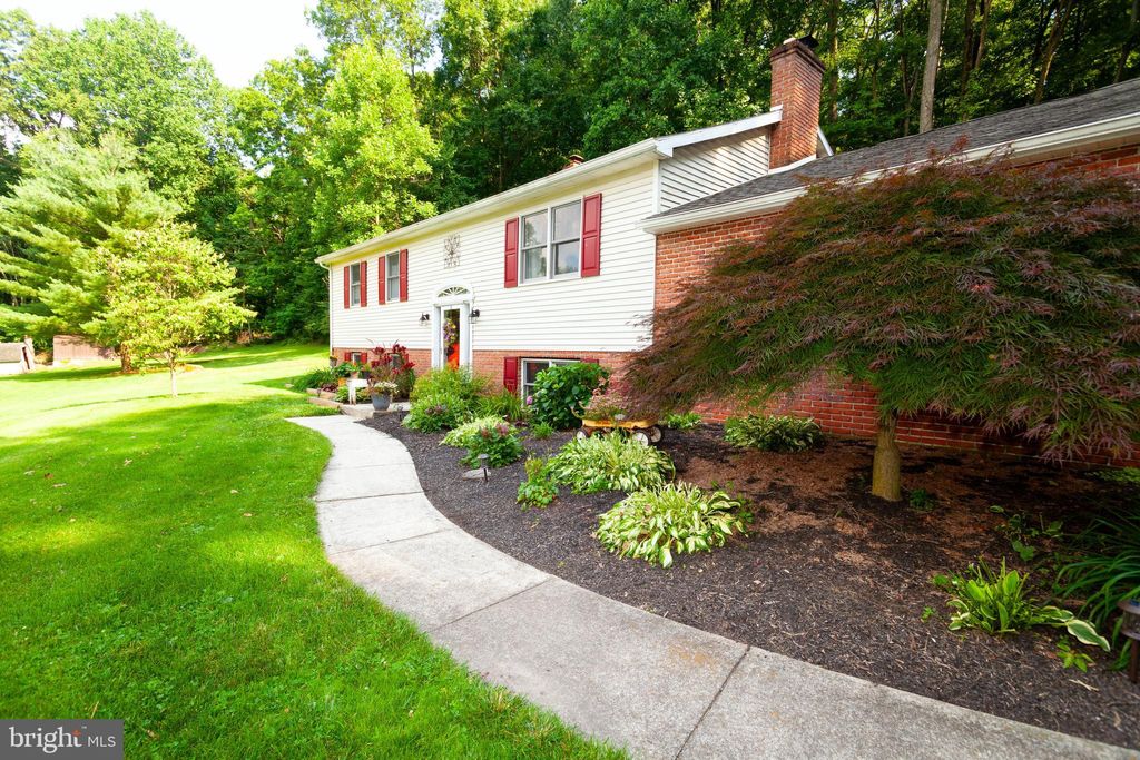 Photo of 175 FRAELICH RD, DENVER, PA 17517 (MLS # PALA2037344)
