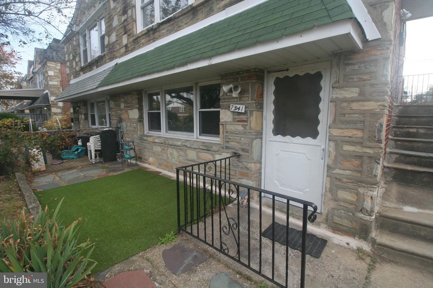 POTENTIAL TENANTS ARE SUBJECT TO  FINANCIAL, CRIMINAL AND RENTAL HISTORY AND SCREENING. Lease  will include 1st month, last month, deposit and application fee.