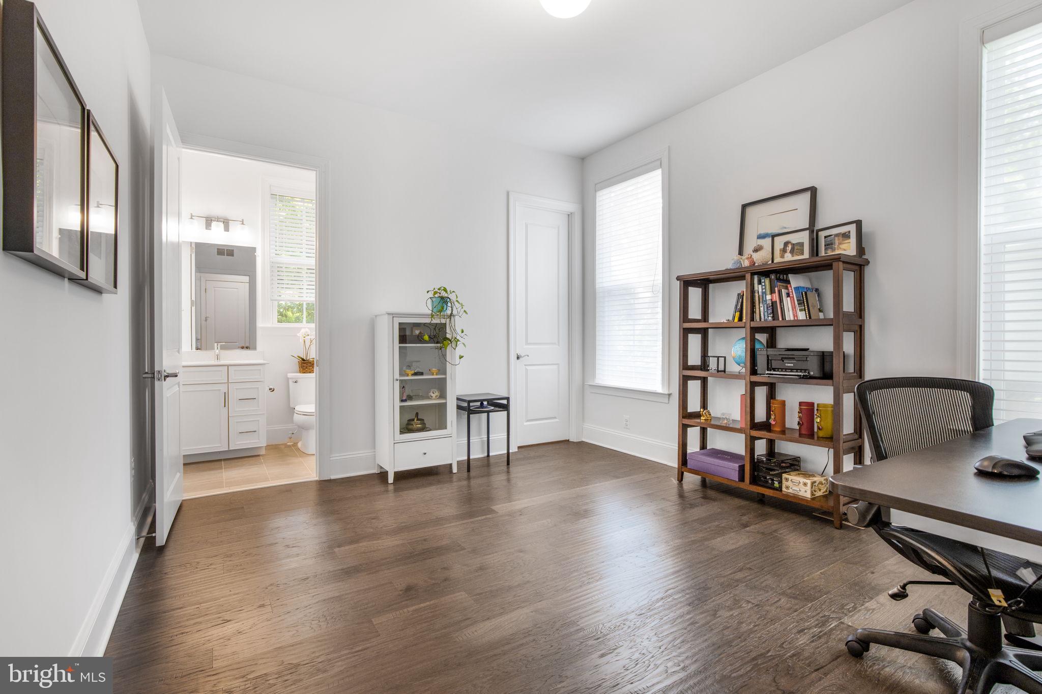 PIMMIT HILLS - Residential