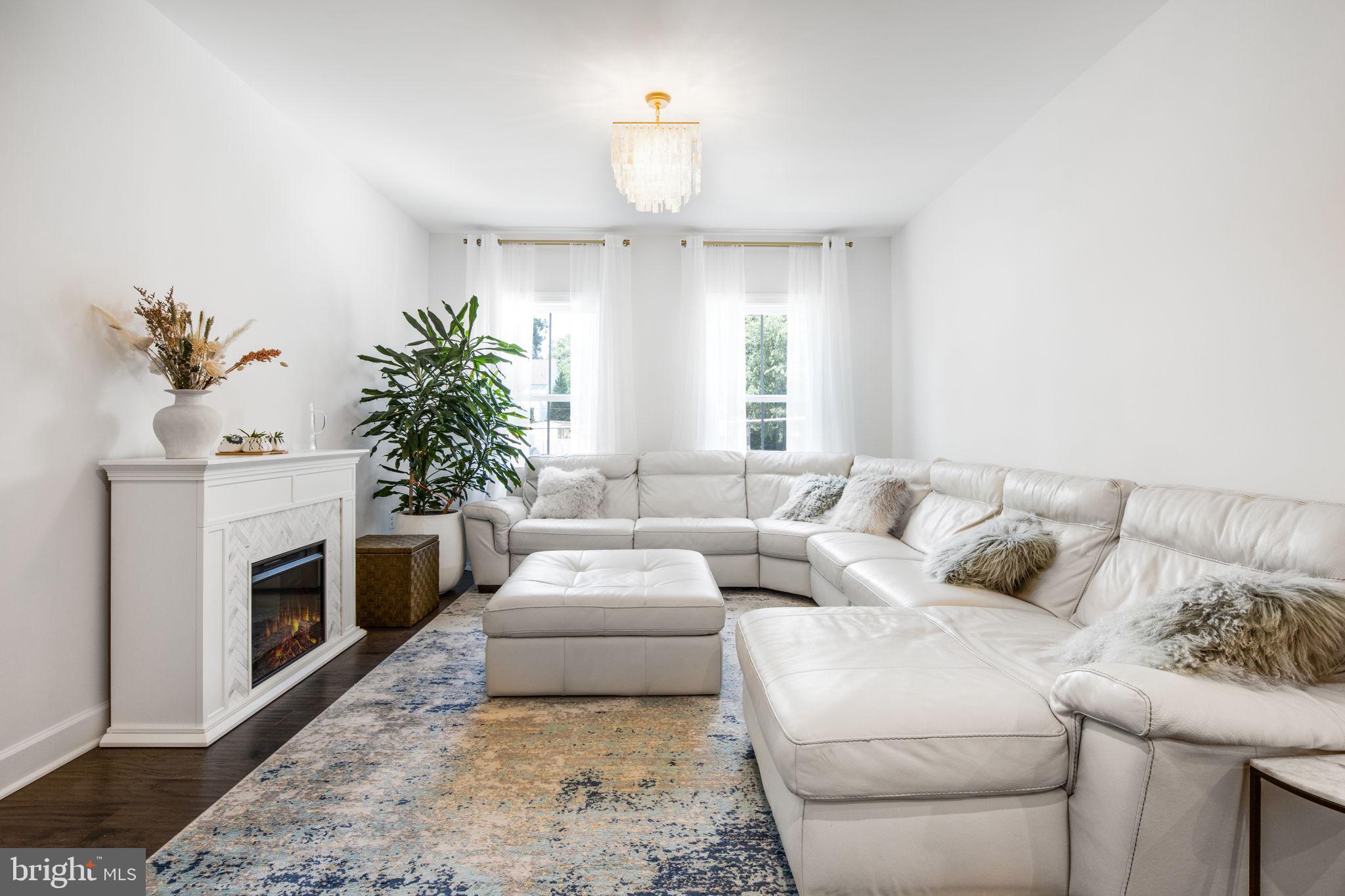 PIMMIT HILLS - Residential