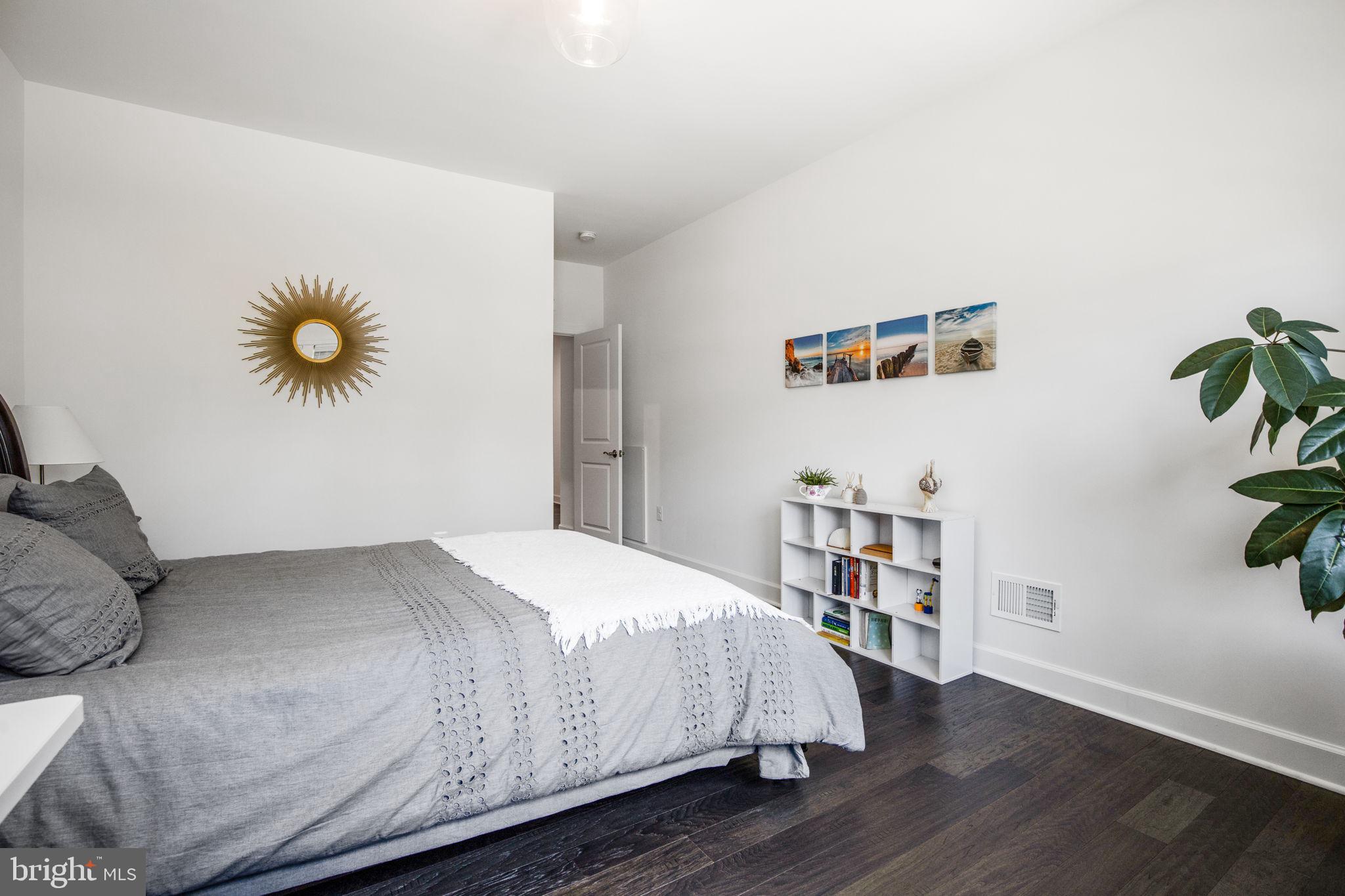 PIMMIT HILLS - Residential