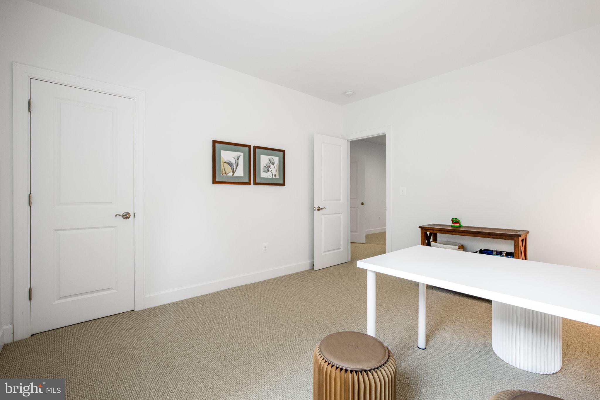 PIMMIT HILLS - Residential