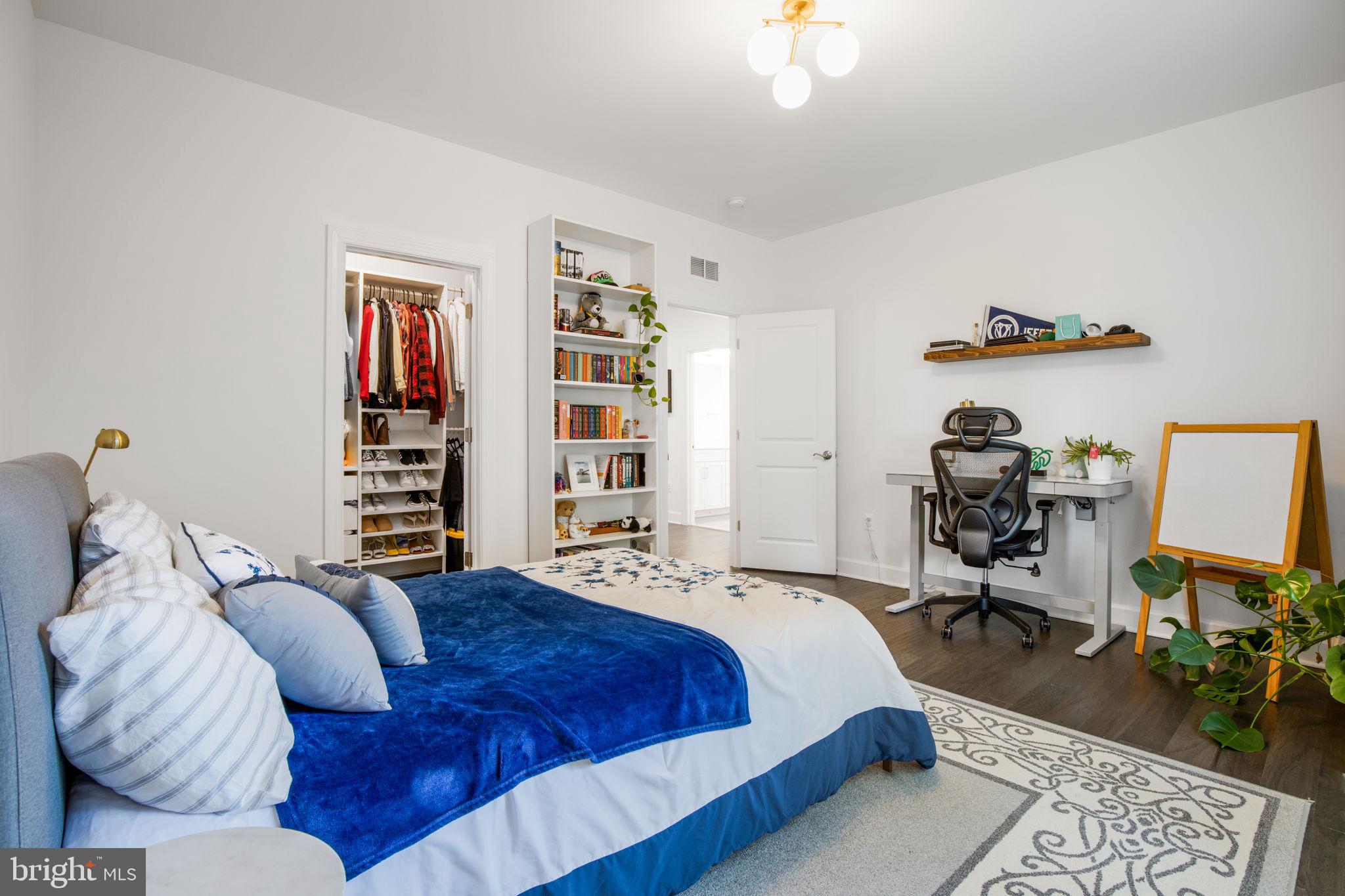 PIMMIT HILLS - Residential