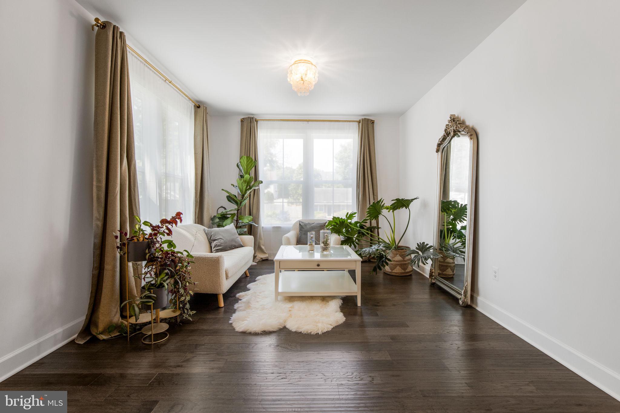 PIMMIT HILLS - Residential