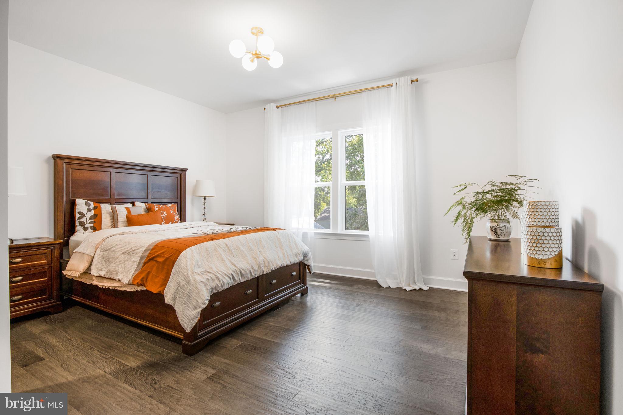 PIMMIT HILLS - Residential