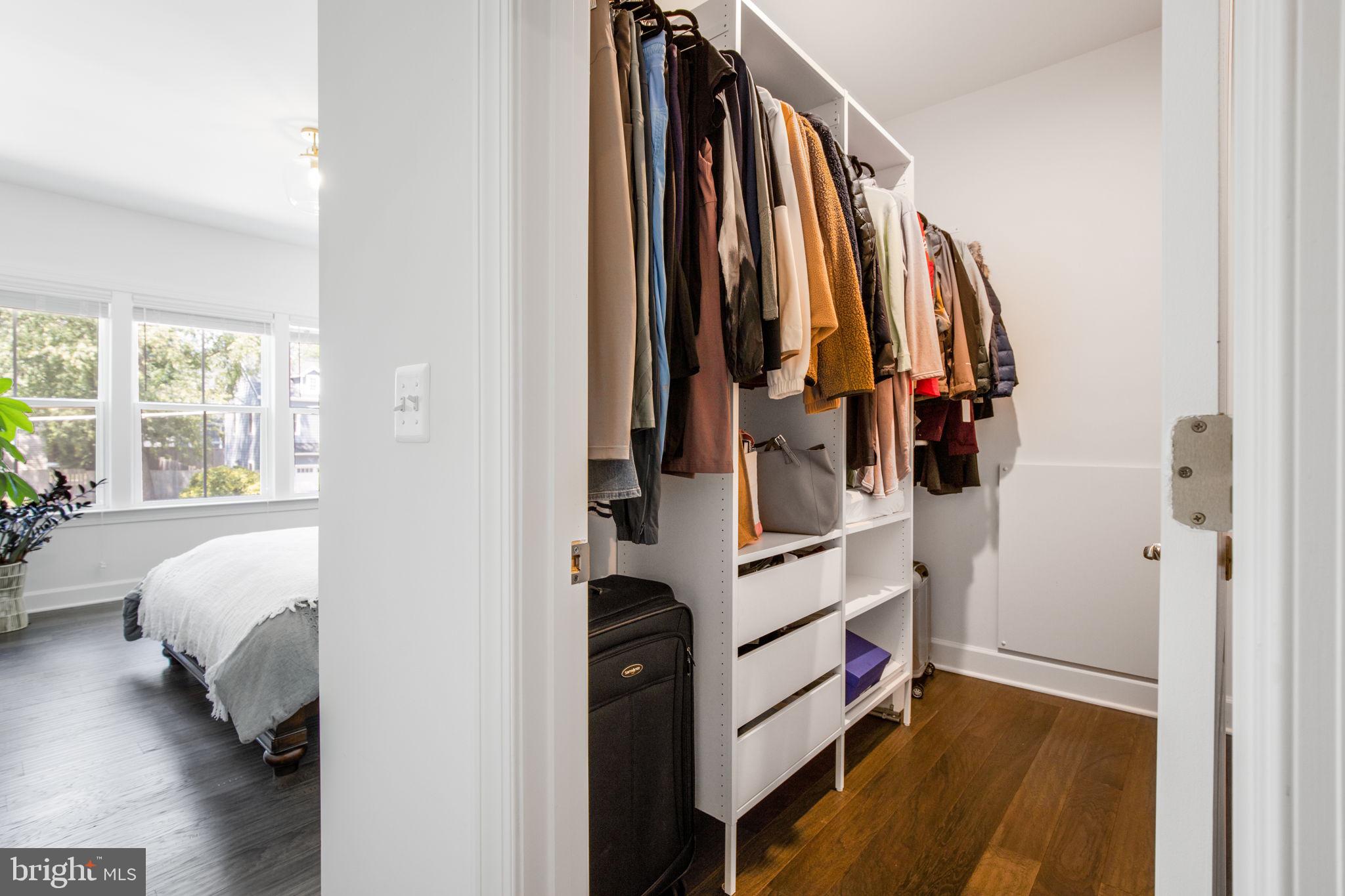 PIMMIT HILLS - Residential