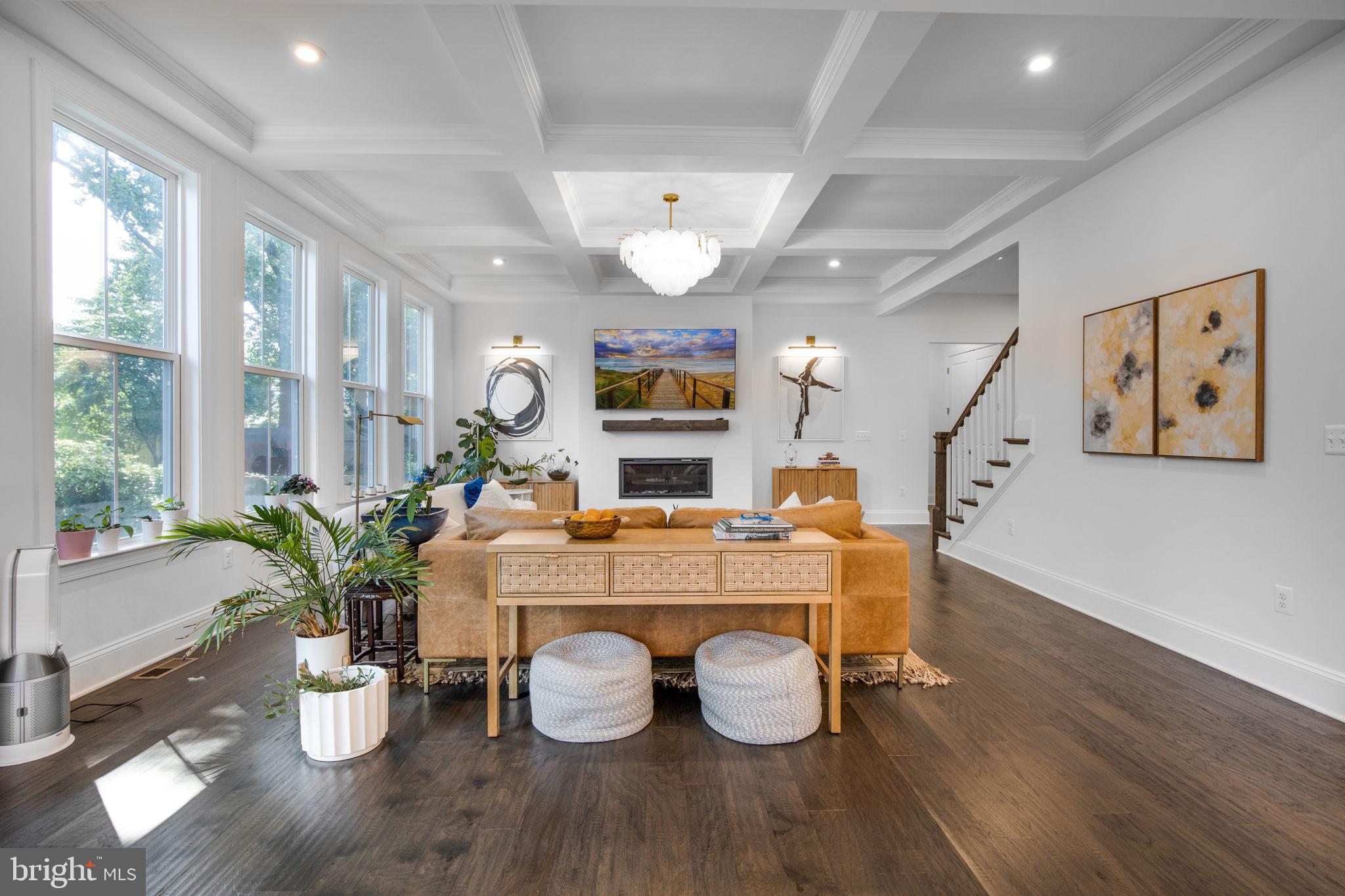 PIMMIT HILLS - Residential