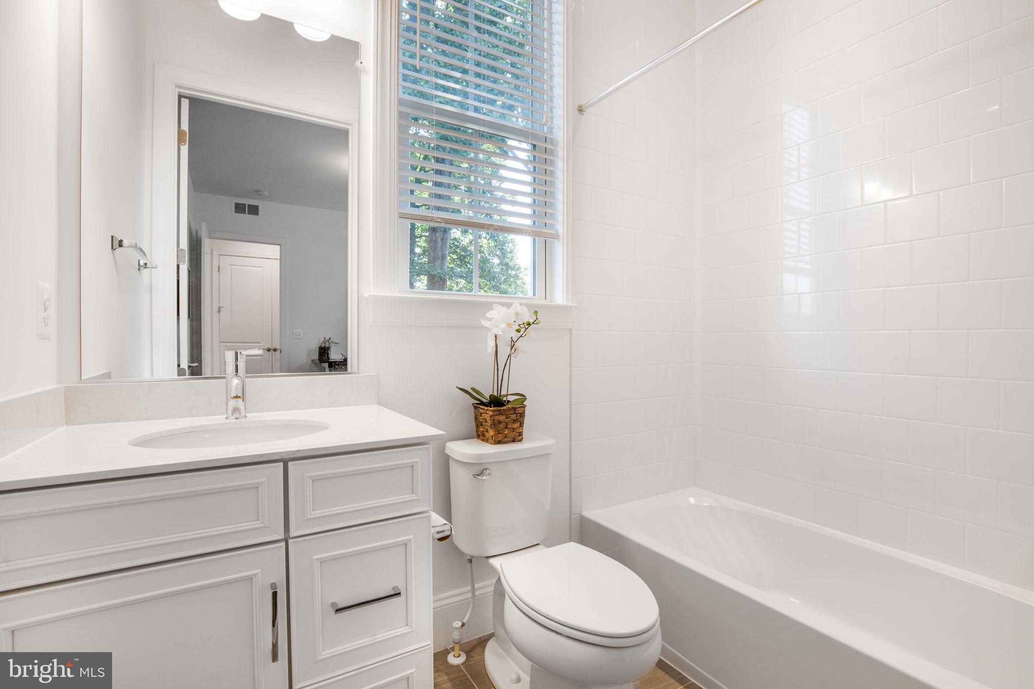 PIMMIT HILLS - Residential