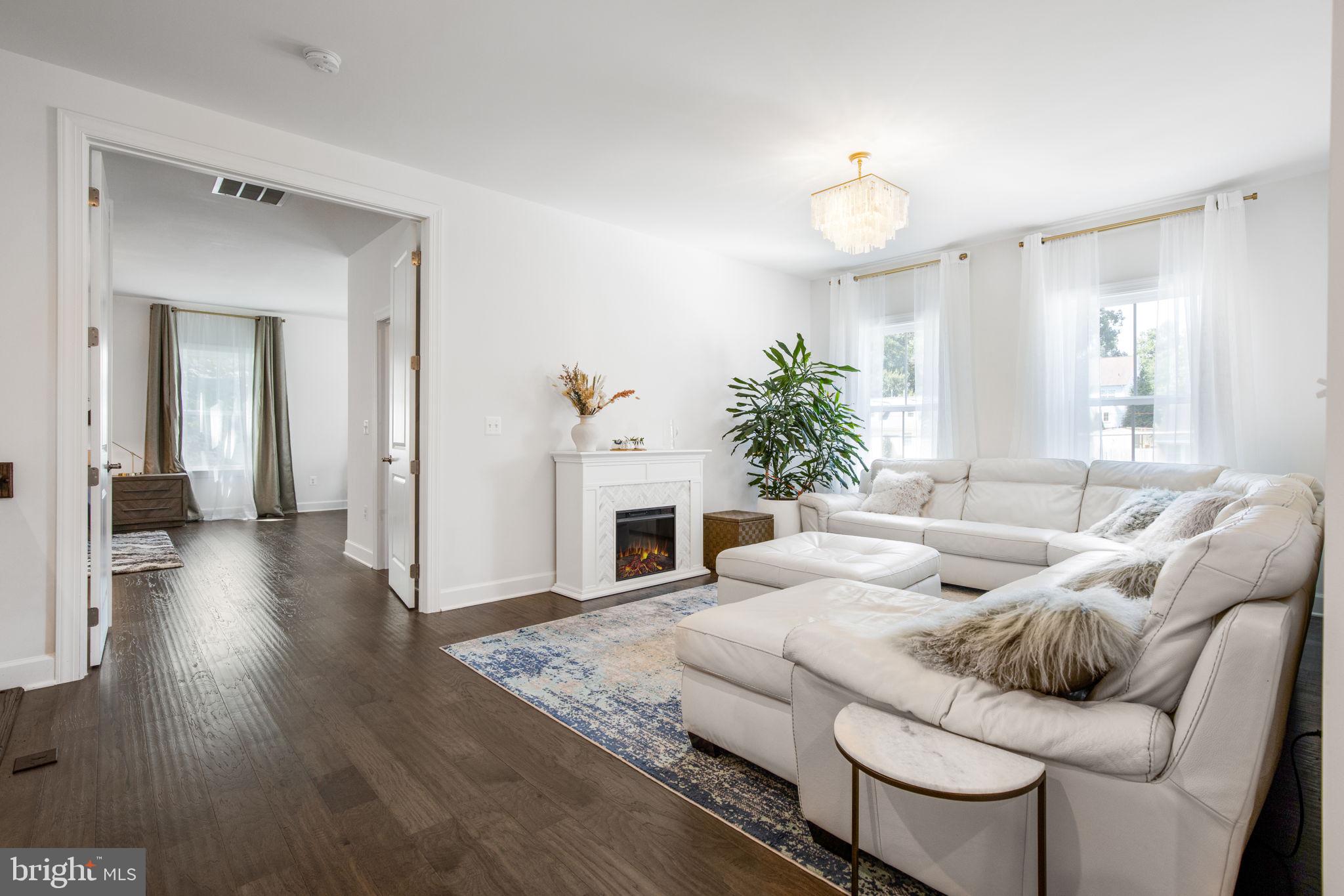 PIMMIT HILLS - Residential