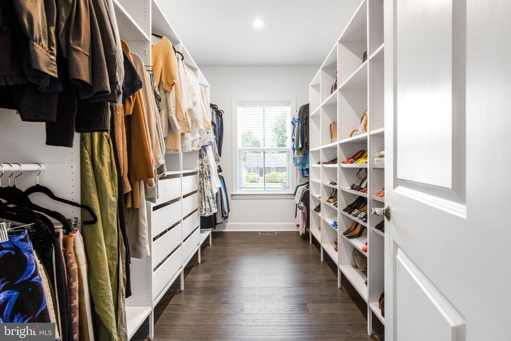 PIMMIT HILLS - Residential