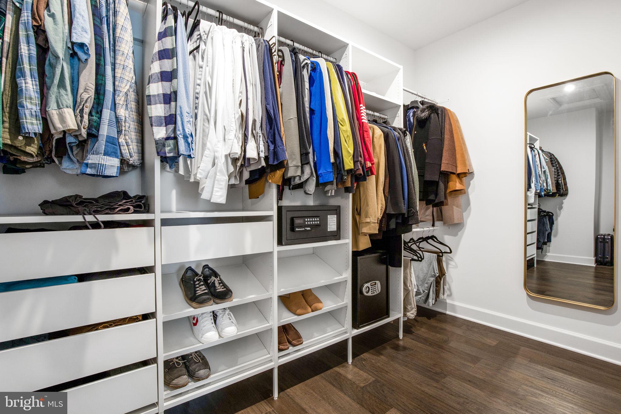 PIMMIT HILLS - Residential