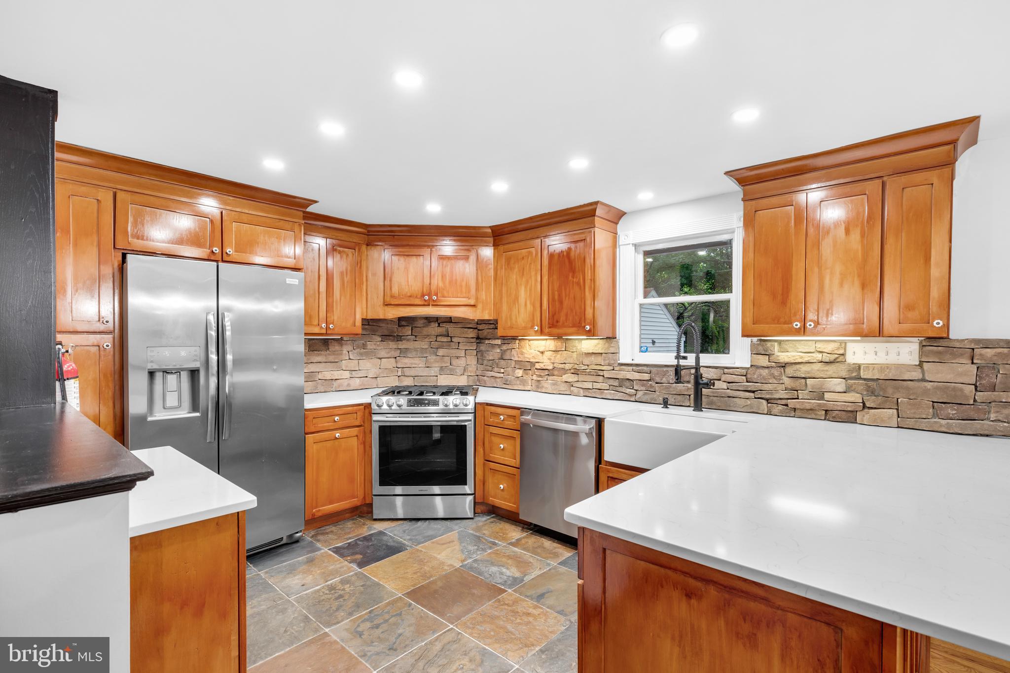 13 ASBURY AVENUE