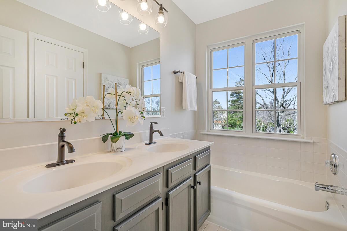 ARBOR GREENE - Residential