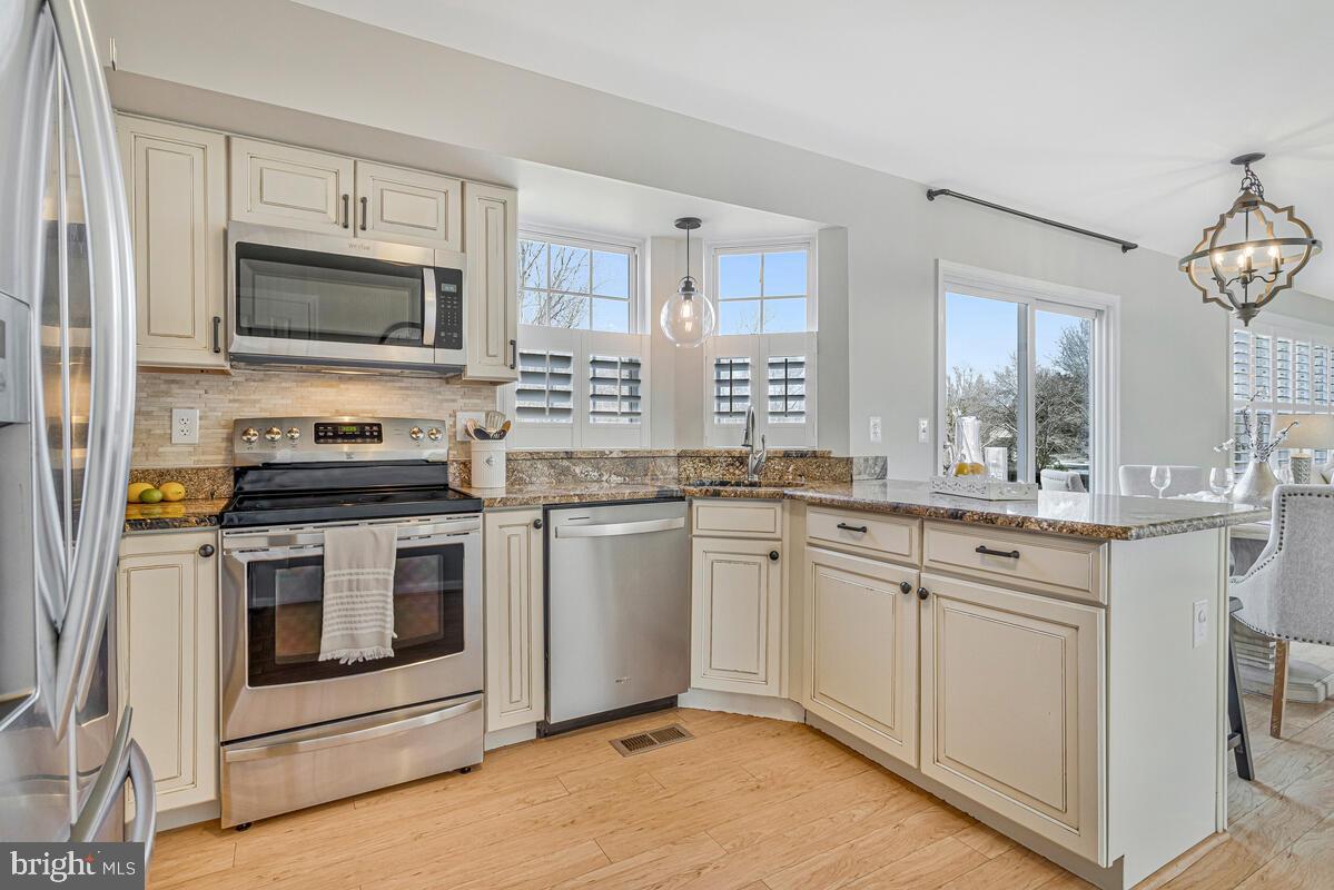 ARBOR GREENE - Residential