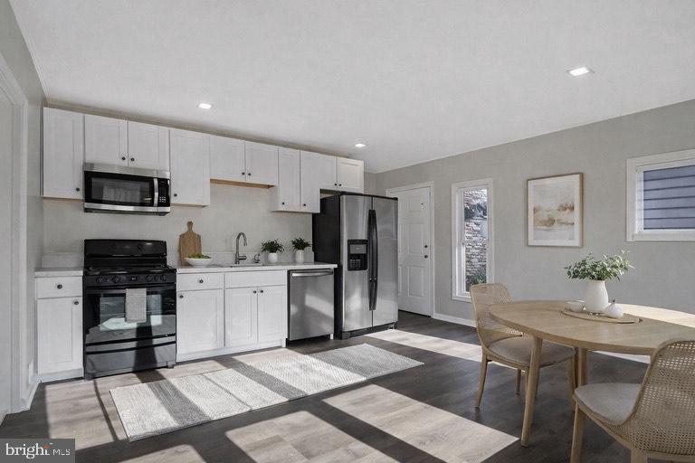 WOODLAND BEACH - Residential