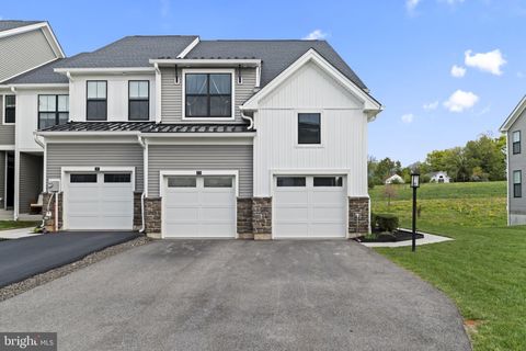 Photo of 33 Tamarack Circle, NORRISTOWN, PA 19403 (MLS # PAMC2174546)