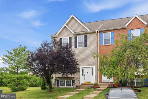 Townhouse For Sale - 5783 Indian Cedar Court<br/> FREDERICK, MD 21703