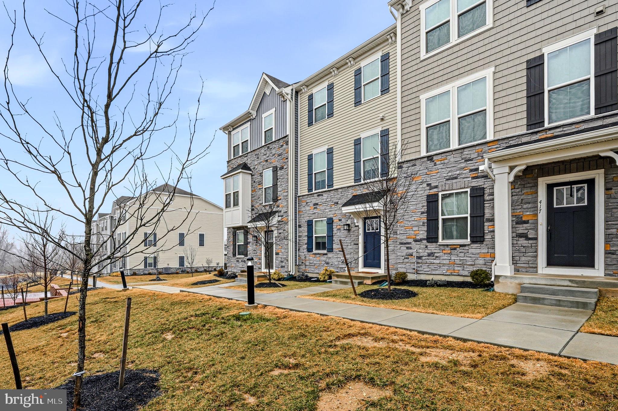 419 PAPER BARK SQUARE