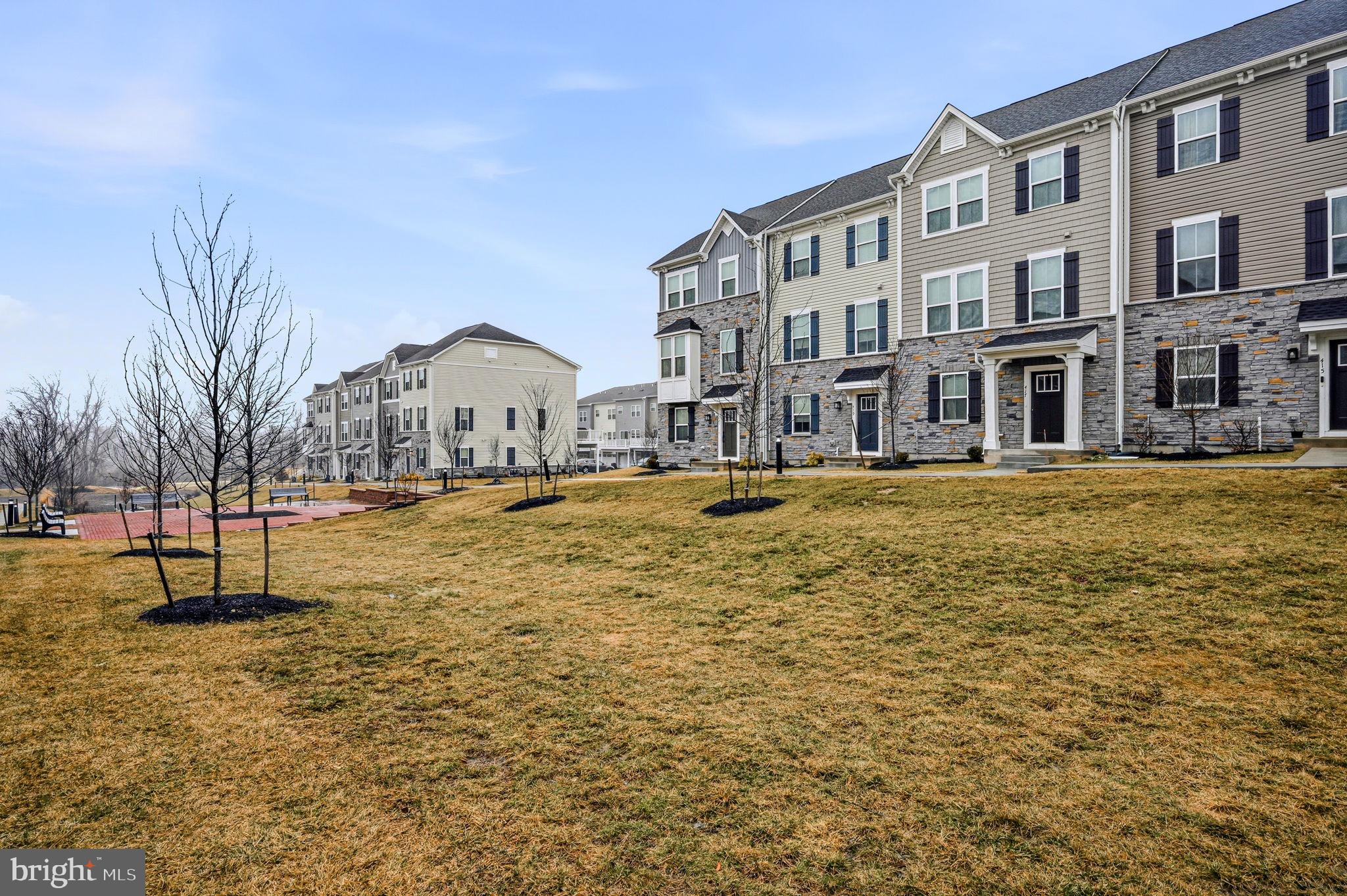 419 PAPER BARK SQUARE