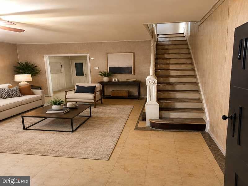 225 W ZERALDA STREET