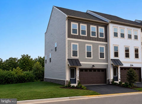 Townhouse For Rent - 14153 Slate Street<br/> WOODBRIDGE, VA 22193