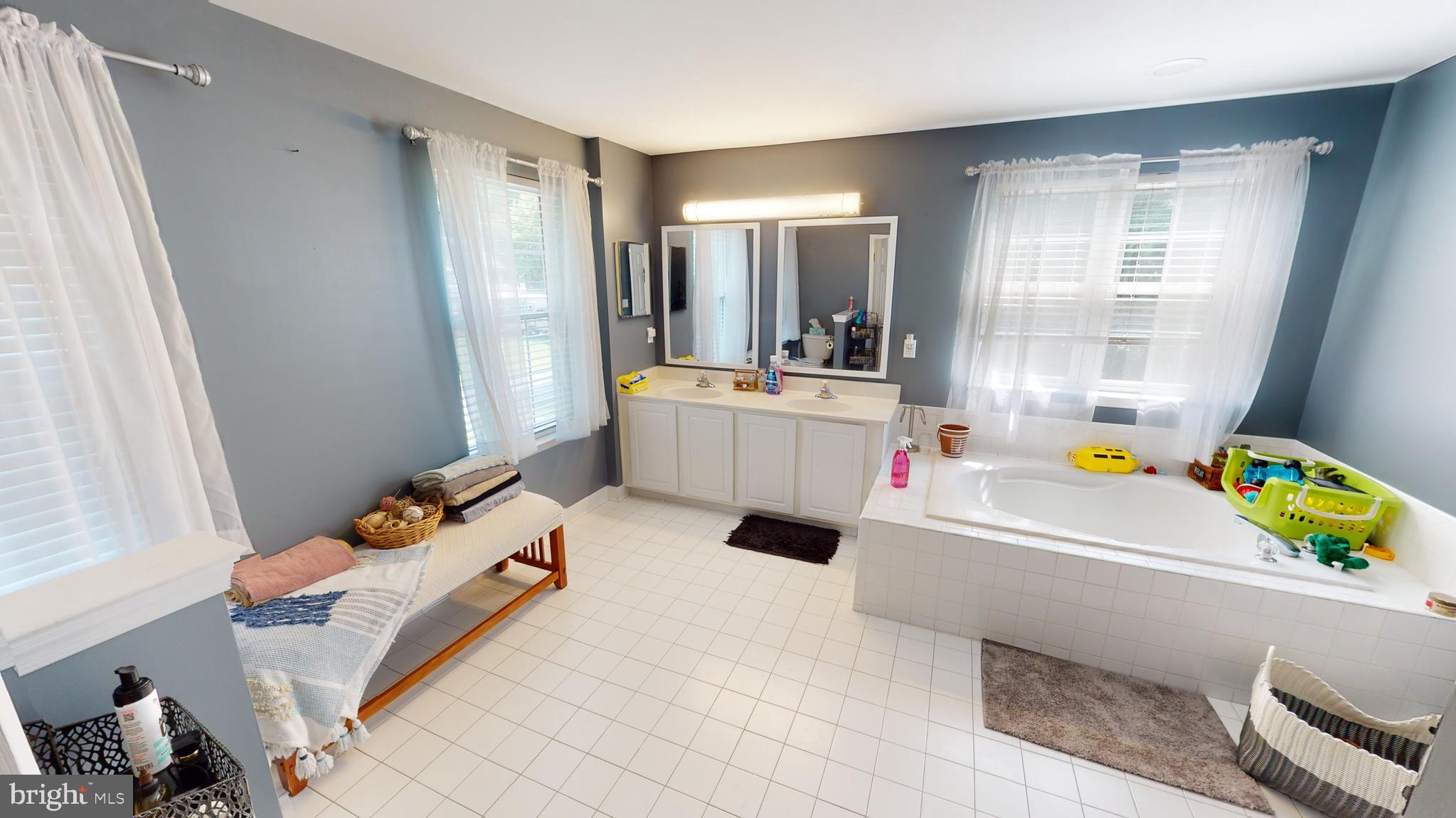 SWAN POINT - Residential