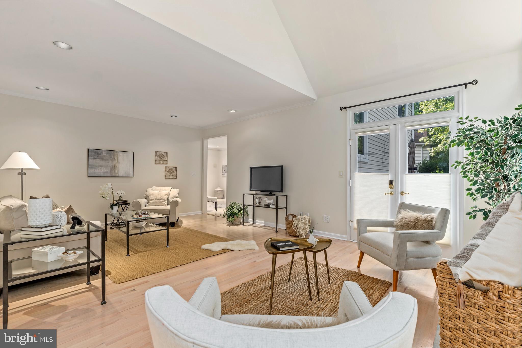 KENTSDALE ESTATES - Residential