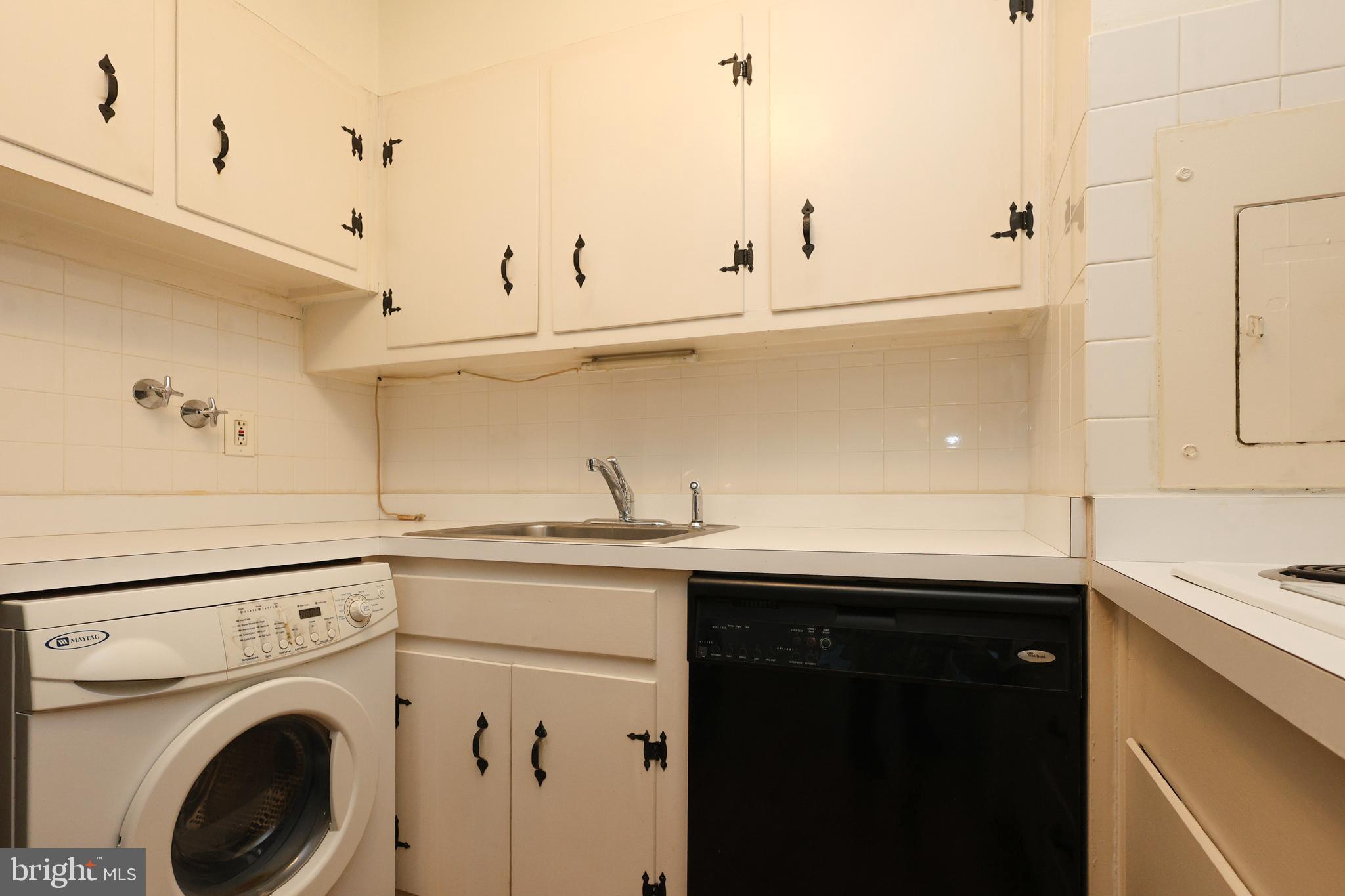 1900 JOHN F KENNEDY BOULEVARD 918