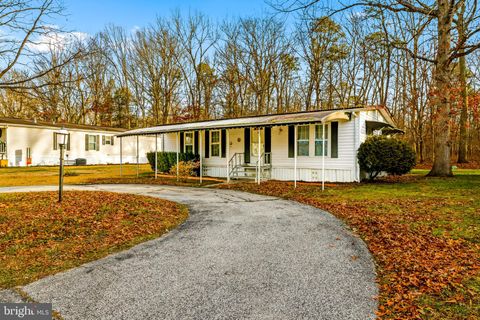 Photo of 72 Hazelwood Dr, PITTSGROVE, NJ 08318 (MLS # NJSA2017484)