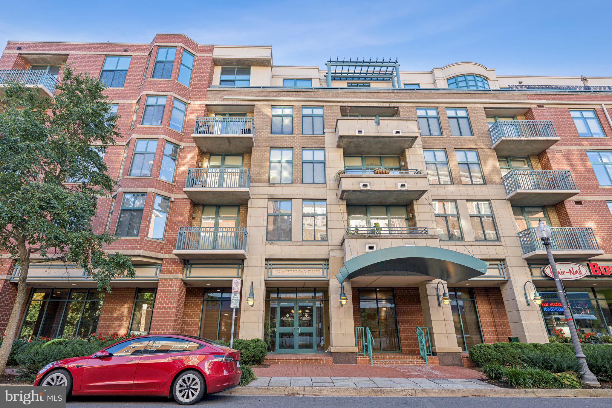 502 W BROAD STREET 215
