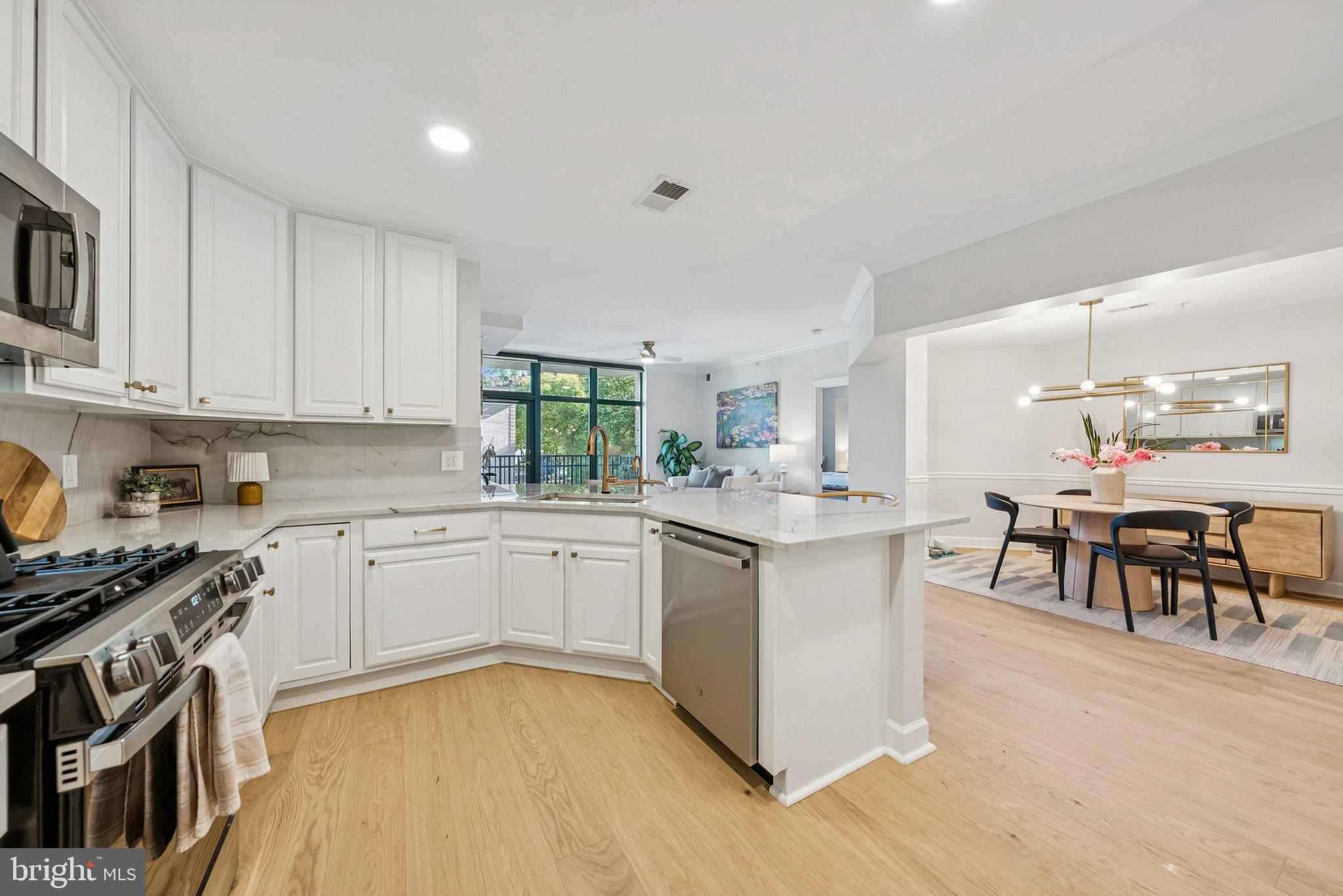 BROADWAY CONDOMINIUM - Residential