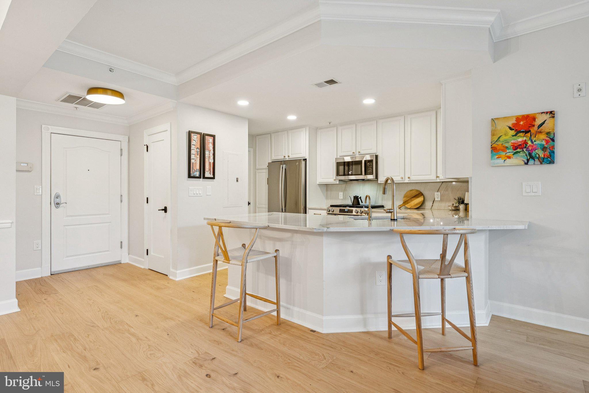 BROADWAY CONDOMINIUM - Residential