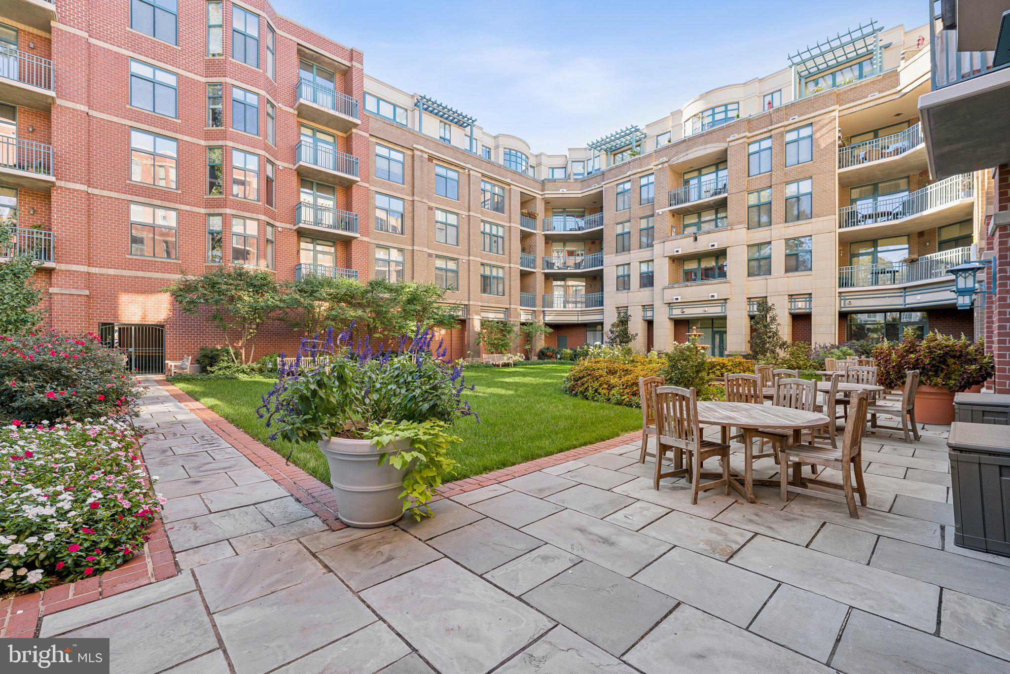 BROADWAY CONDOMINIUM - Residential