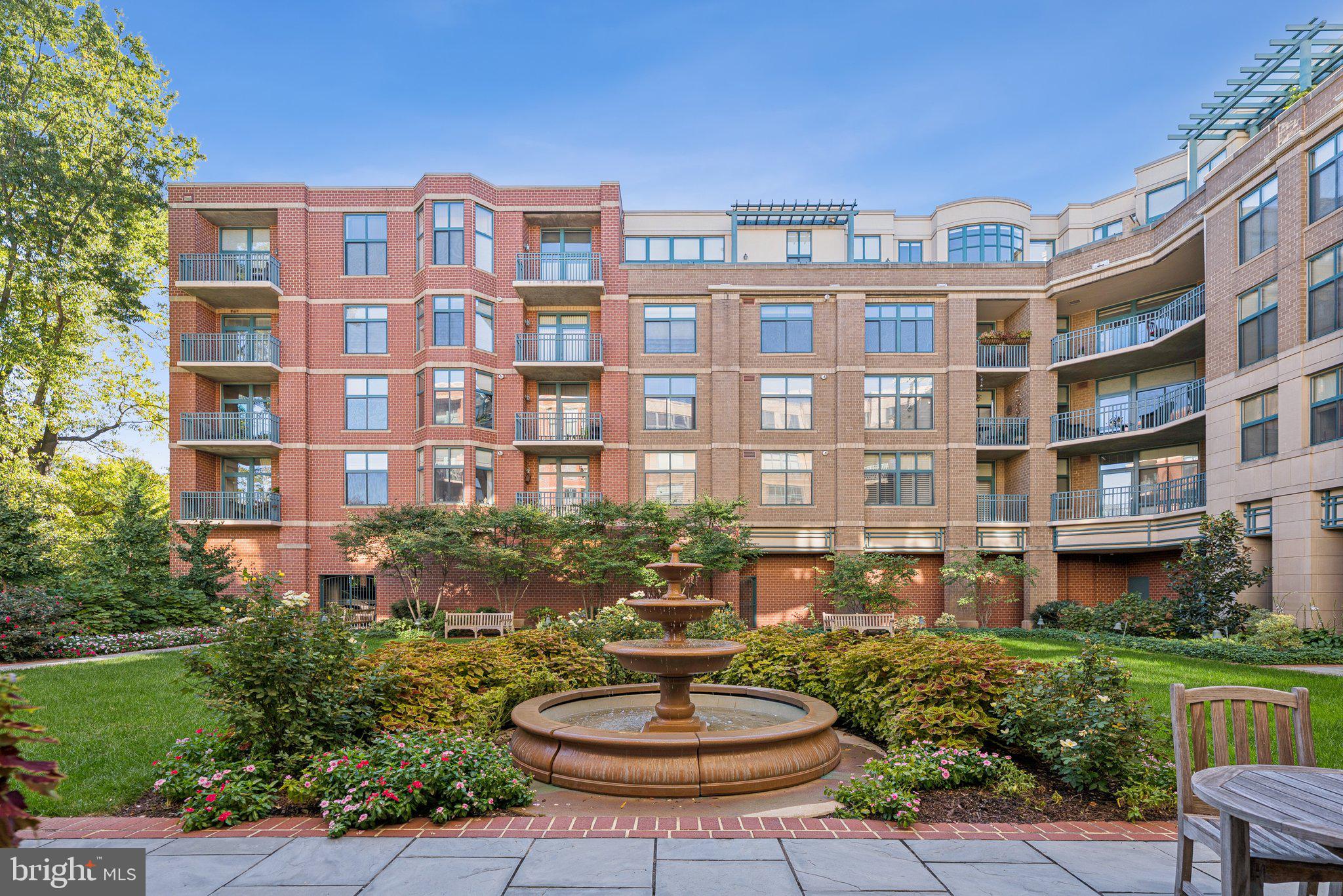 BROADWAY CONDOMINIUM - Residential