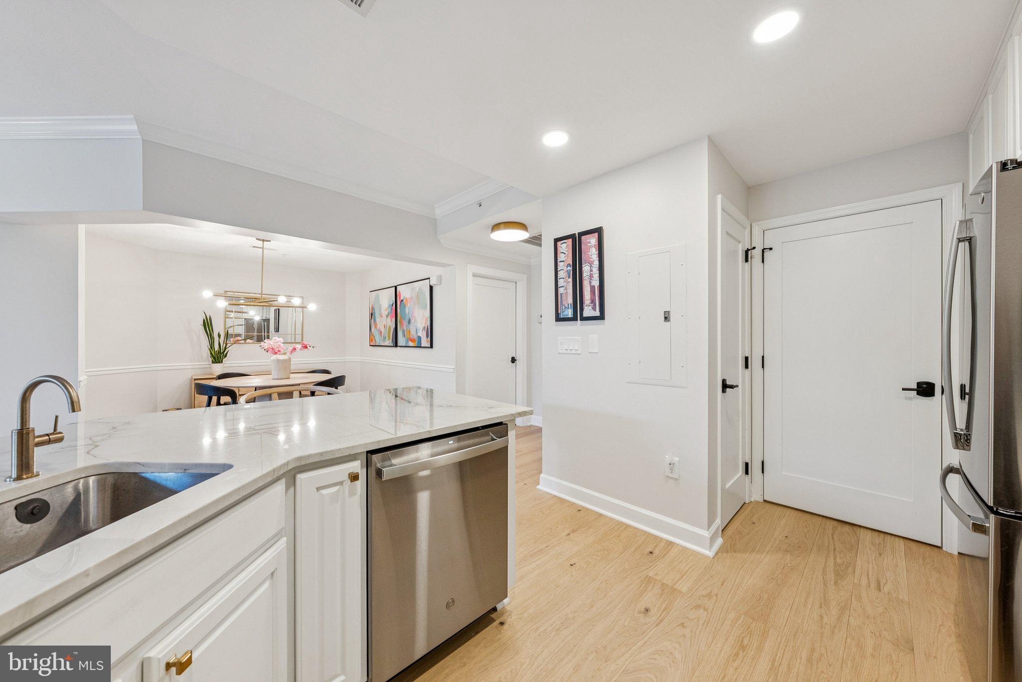 BROADWAY CONDOMINIUM - Residential