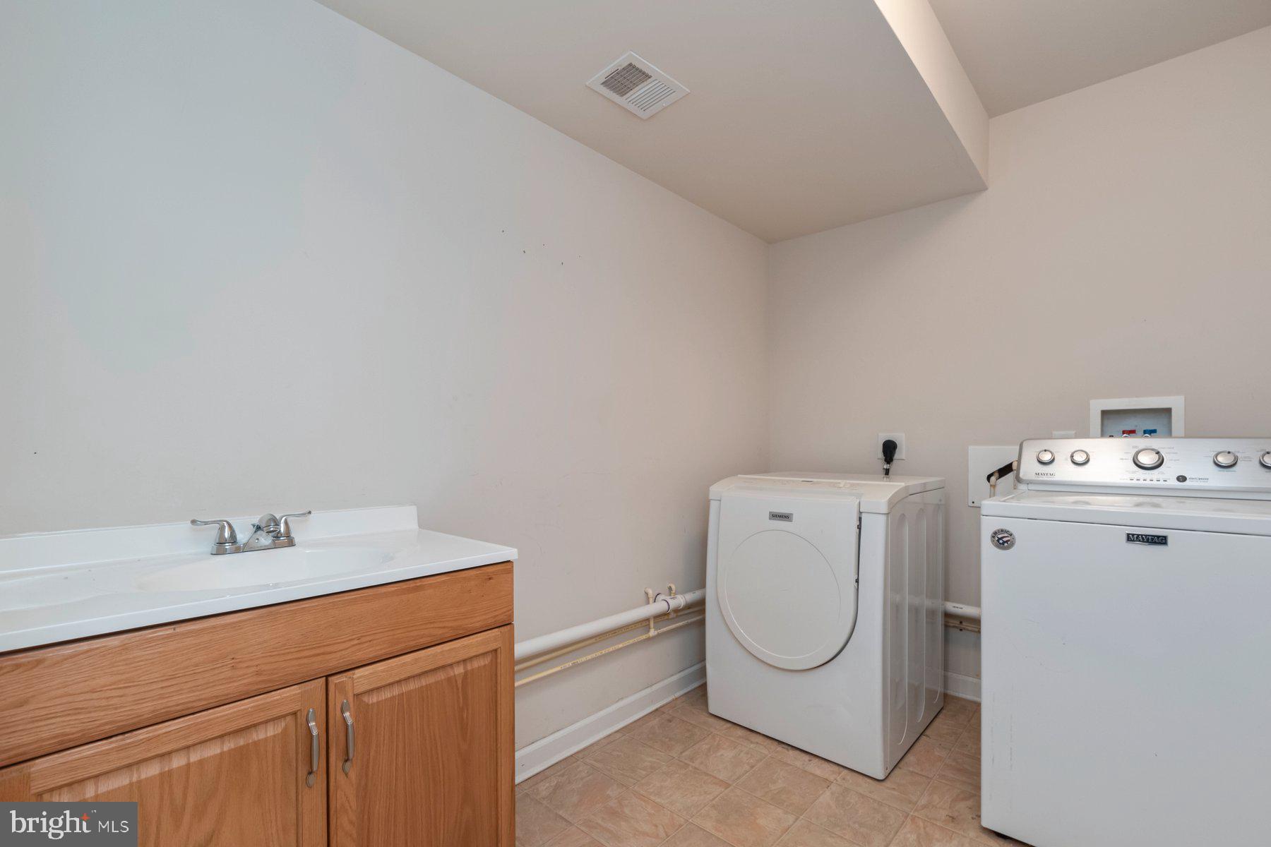 TANYARD SPRINGS - Residential Lease