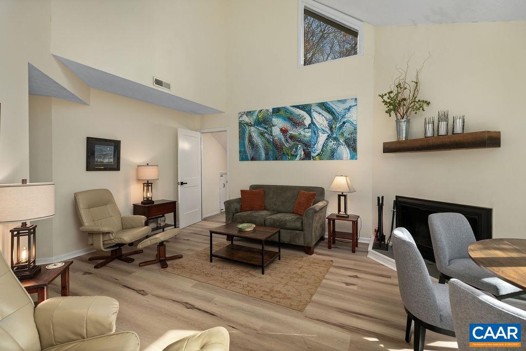 731 LAURELWOOD CONDOS