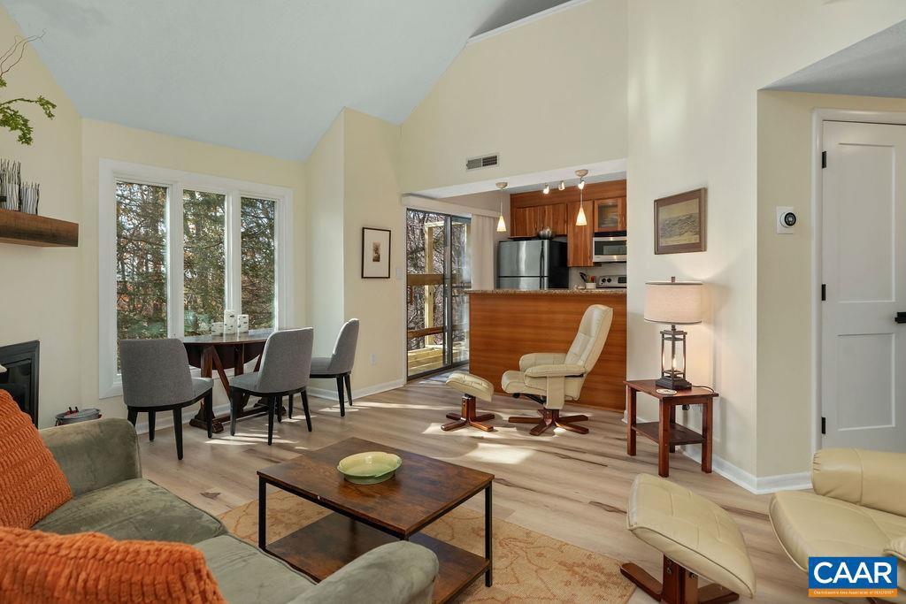 731 LAURELWOOD CONDOS