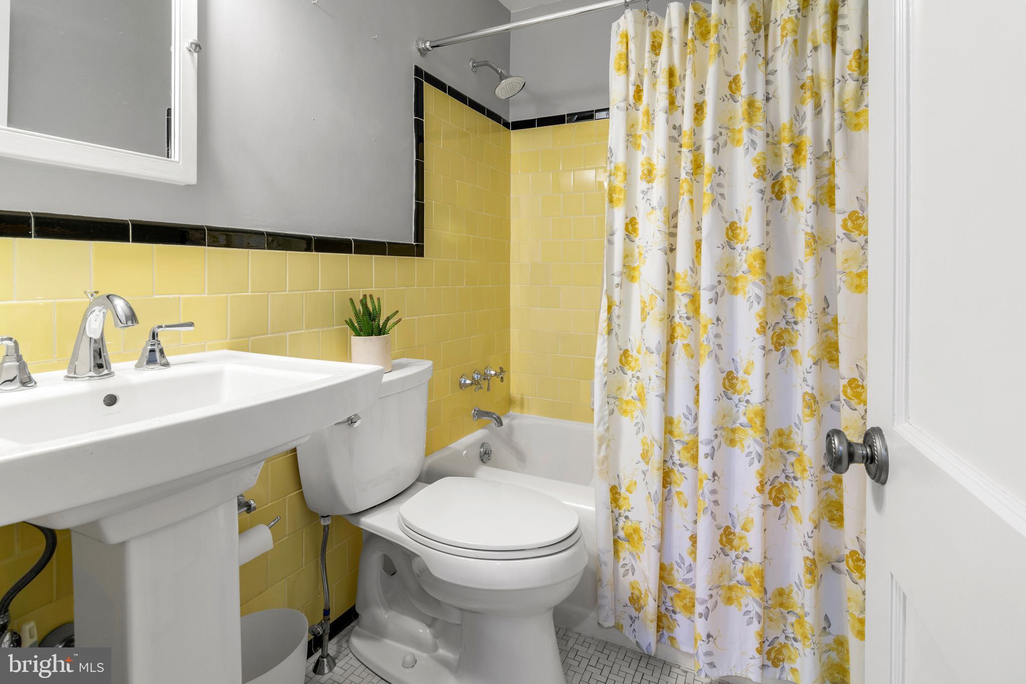 ADMIRAL HEIGHTS - Residential