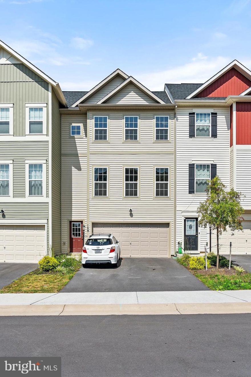 Looking for a spacious townhouse in the much sought after Snowden Bridge Community ? This property includes several upgrades that could act as extra living space OR home office or school room (with high speed internet available). Plenty of room for entertaining, including a deck with amazing views. Great dining and shopping just outside of the community.