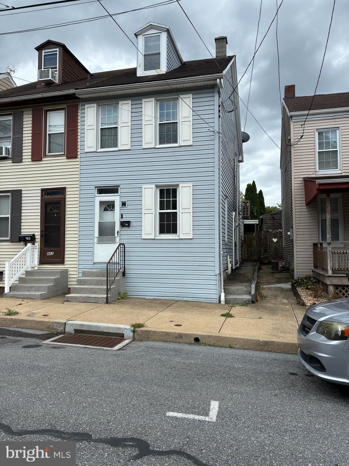 460 MANOR STREET