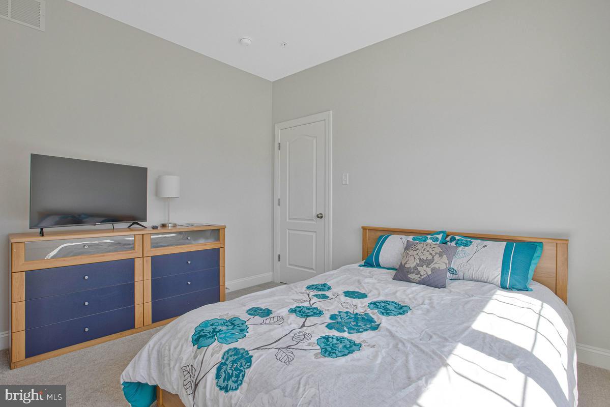 GREENLEIGH AT CROSSROADS - Residential
